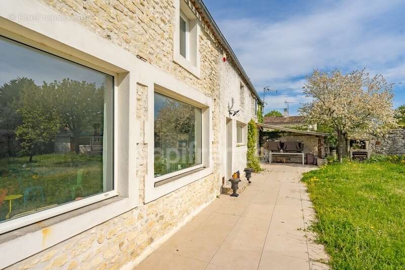 Maison à SAINT-SULPICE-DE-ROYAN