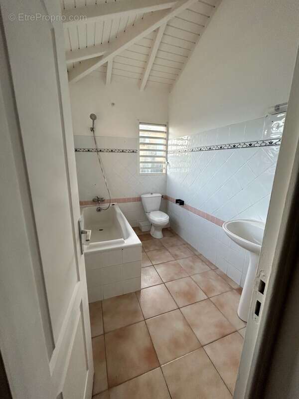 Maison à BAIE-MAHAULT