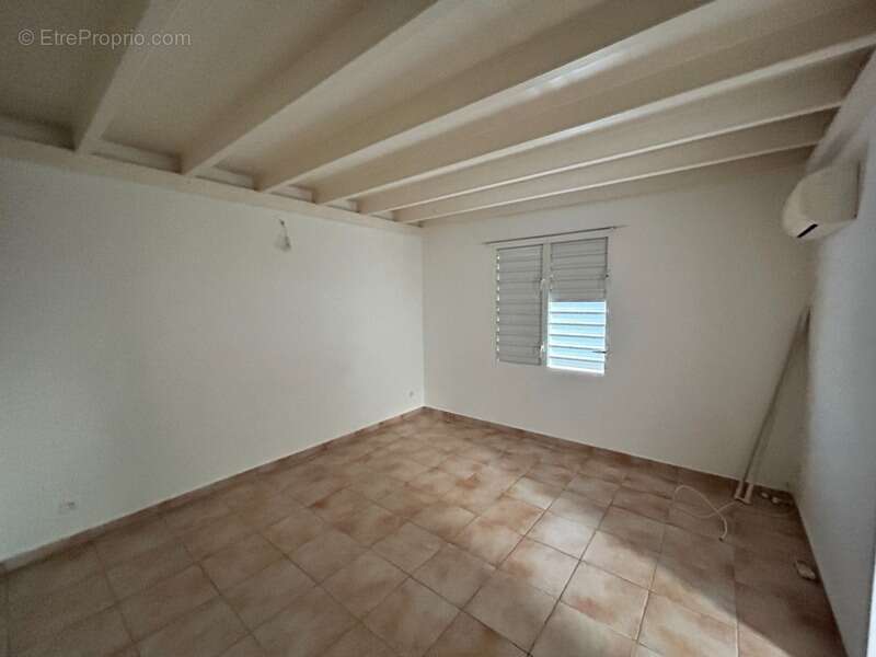 Maison à BAIE-MAHAULT