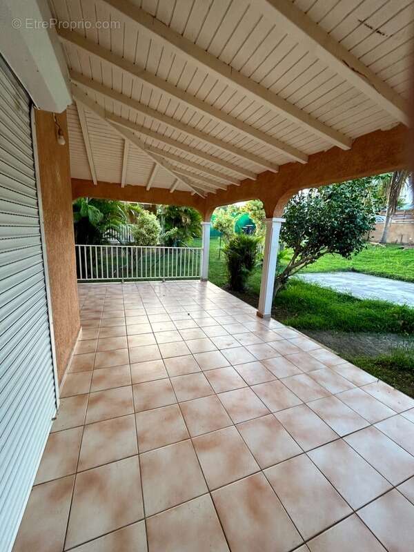 Maison à BAIE-MAHAULT