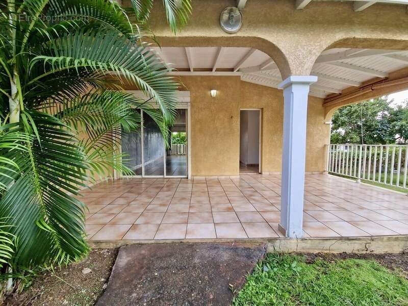 Maison à BAIE-MAHAULT