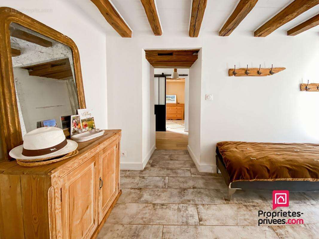 Maison à VAULT-DE-LUGNY