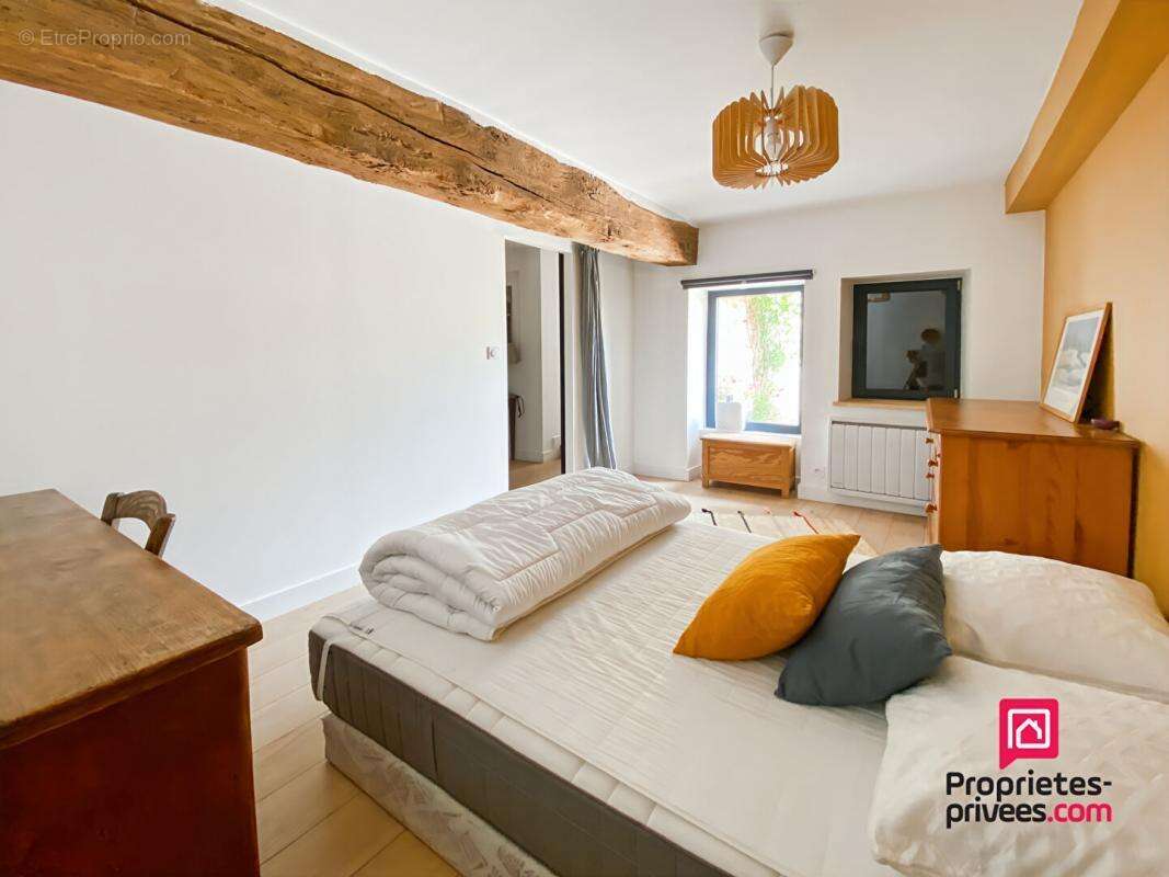 Maison à VAULT-DE-LUGNY