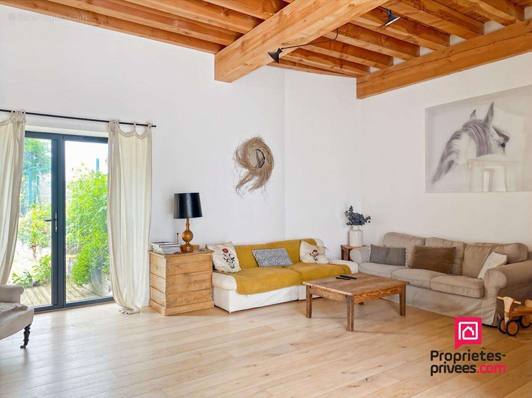 Maison à VAULT-DE-LUGNY