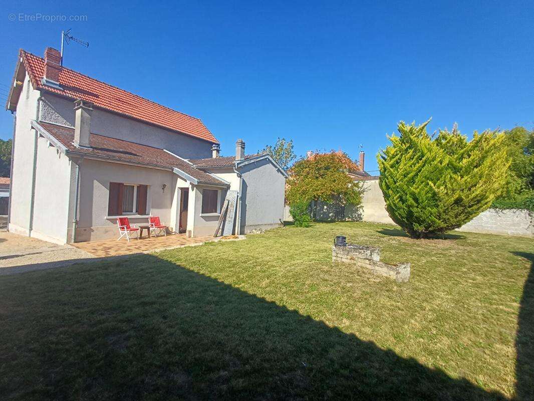 Maison à LA CHAUSSEE-SUR-MARNE