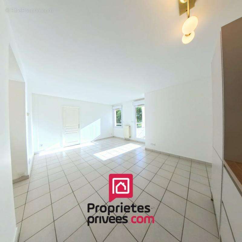 Appartement à TASSIN-LA-DEMI-LUNE