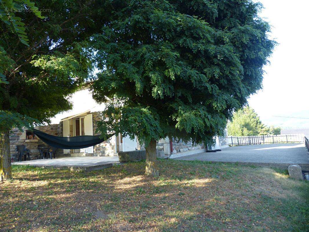 Maison à SAINT-PIERRE-EYNAC