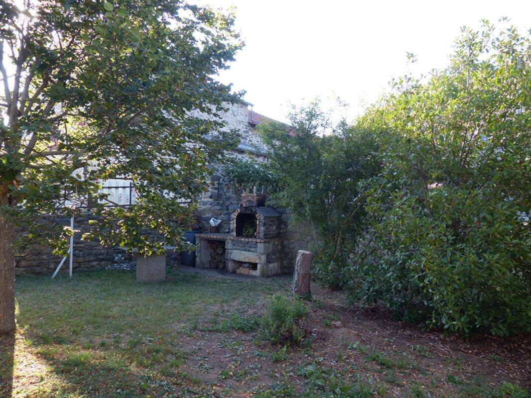 Maison à SAINT-PIERRE-EYNAC