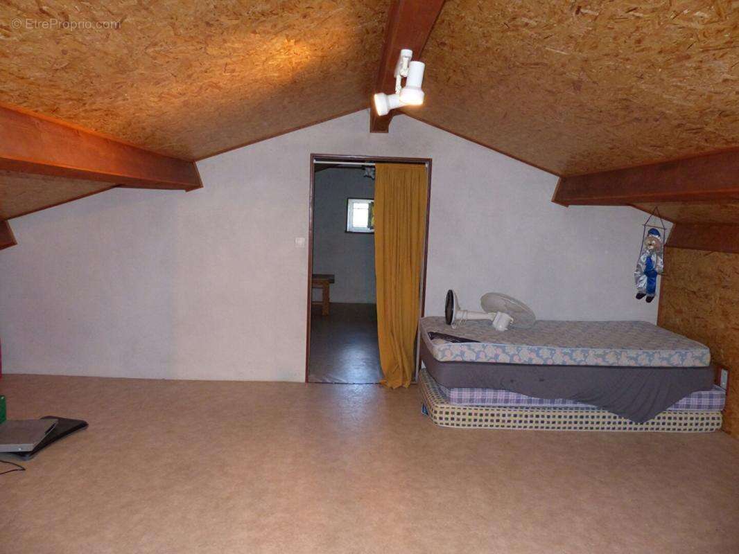 Maison à SAINT-PIERRE-EYNAC