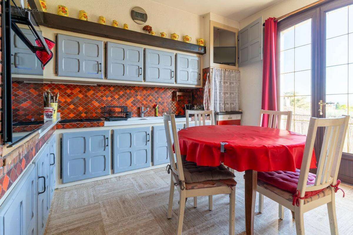 Maison à CHATEAUNEUF-LES-MARTIGUES