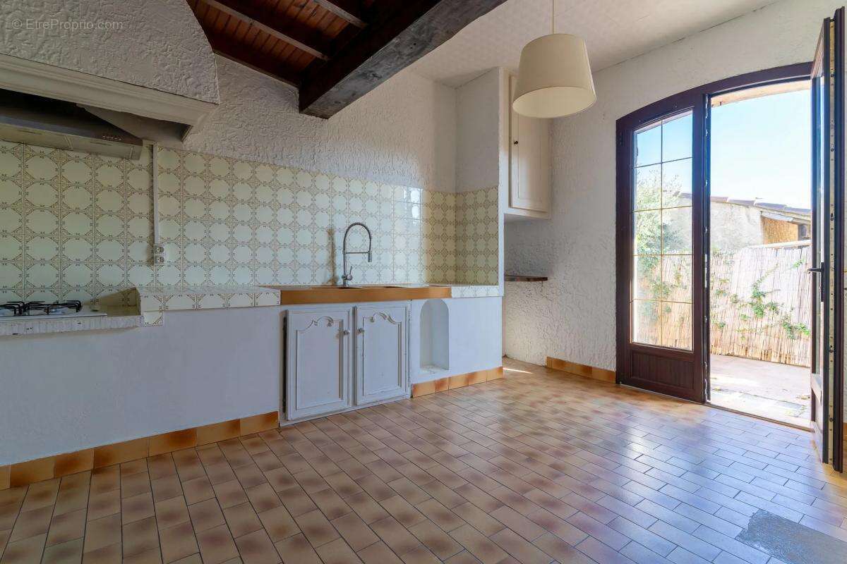 Maison à CHATEAUNEUF-LES-MARTIGUES