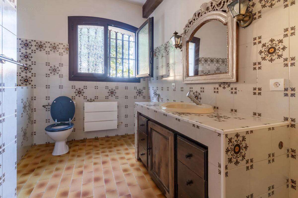 Maison à CHATEAUNEUF-LES-MARTIGUES