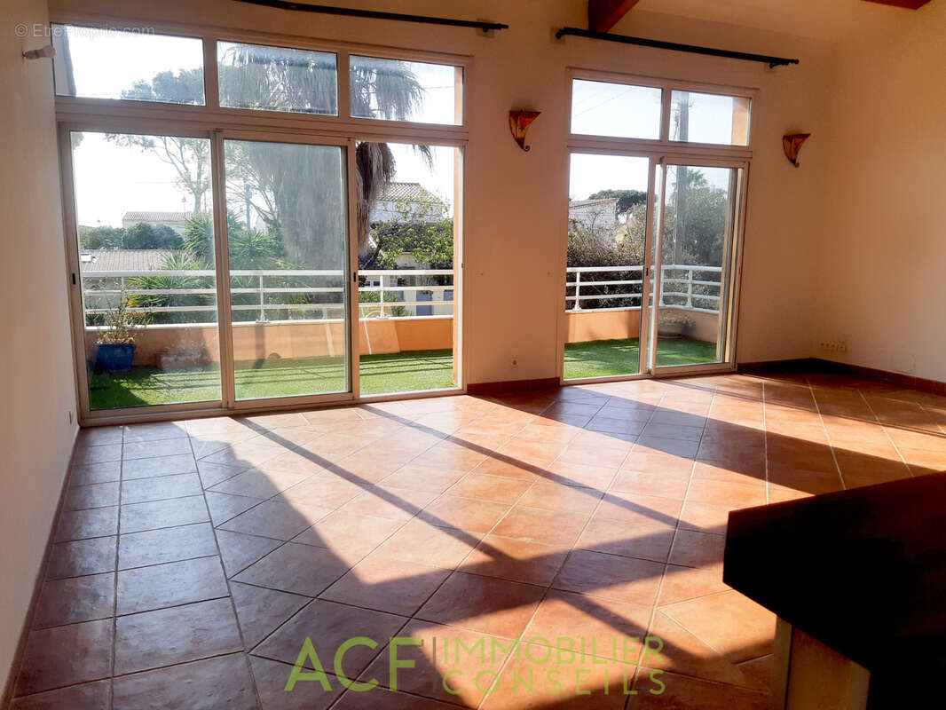 Appartement à HYERES