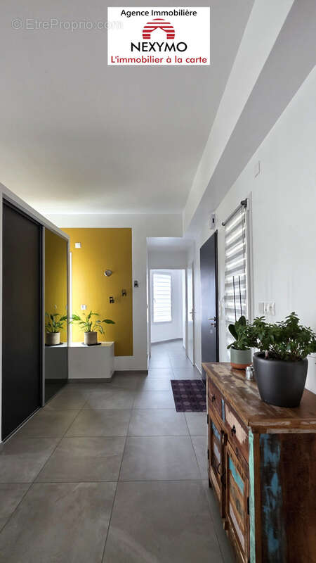 Maison à SAINT-PAVACE