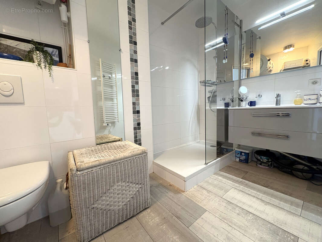 Appartement à COGOLIN