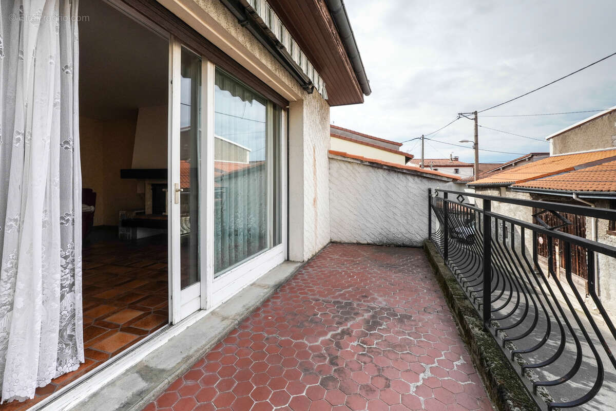 Maison à PONT-DU-CHATEAU