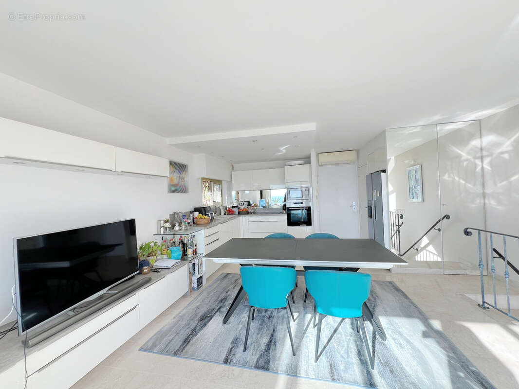 Appartement à VALLAURIS