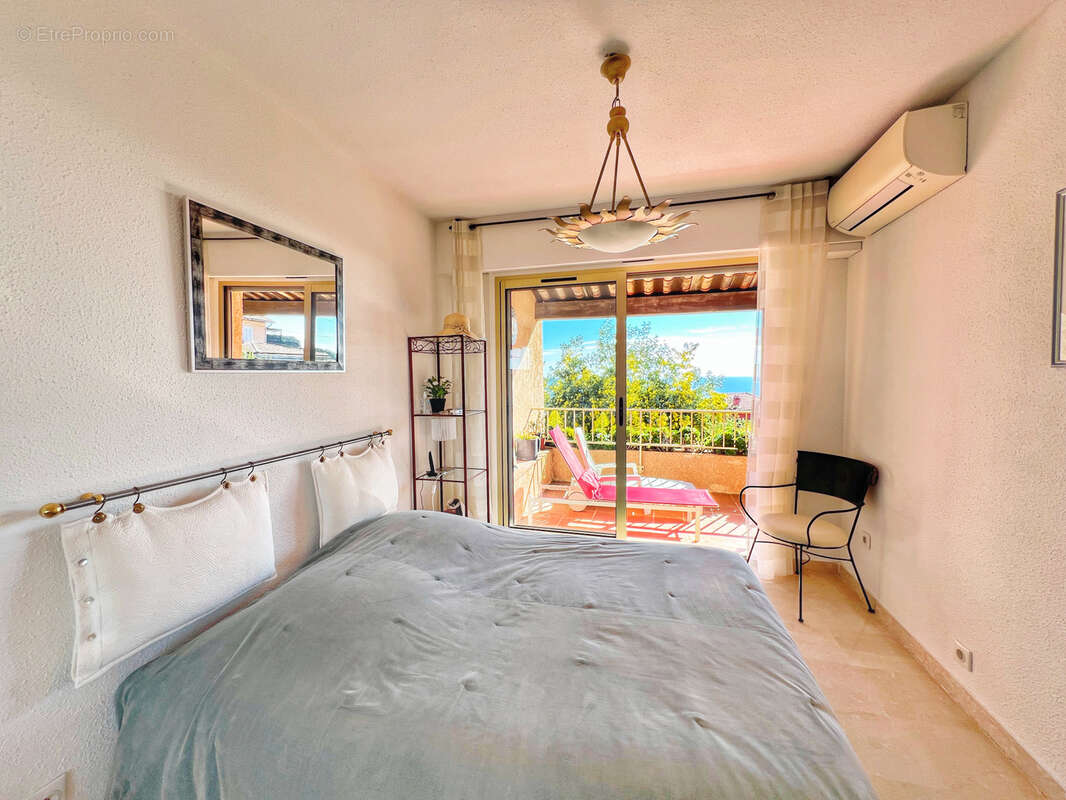 Appartement à VALLAURIS