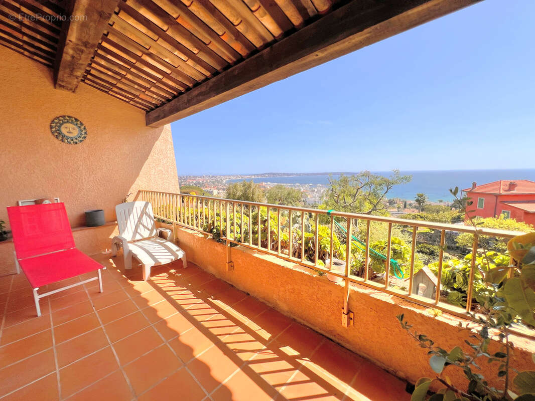 Appartement à VALLAURIS