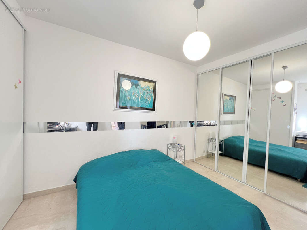 Appartement à VALLAURIS