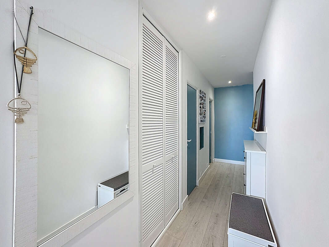 Appartement à SIX-FOURS-LES-PLAGES