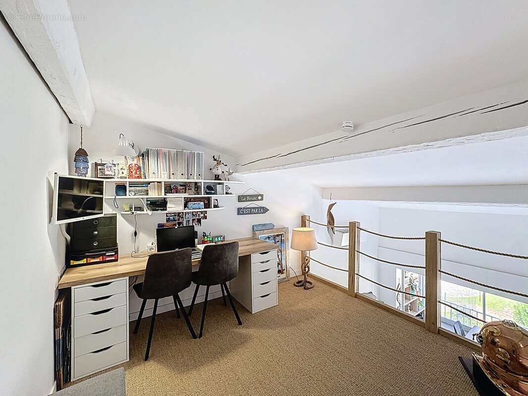 Appartement à SIX-FOURS-LES-PLAGES