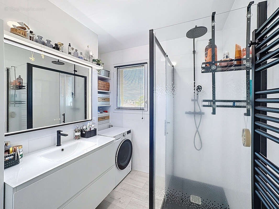 Appartement à SIX-FOURS-LES-PLAGES