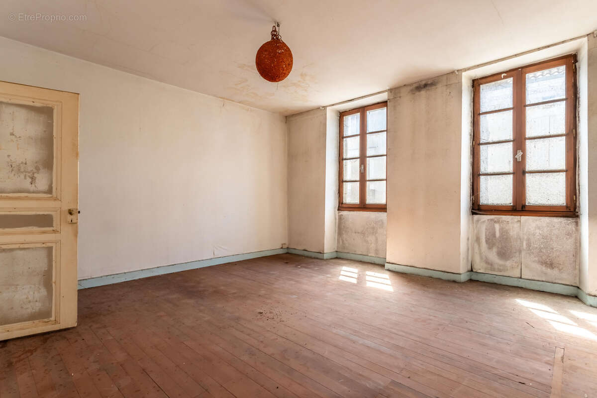 Maison à BOURG-DE-VISA