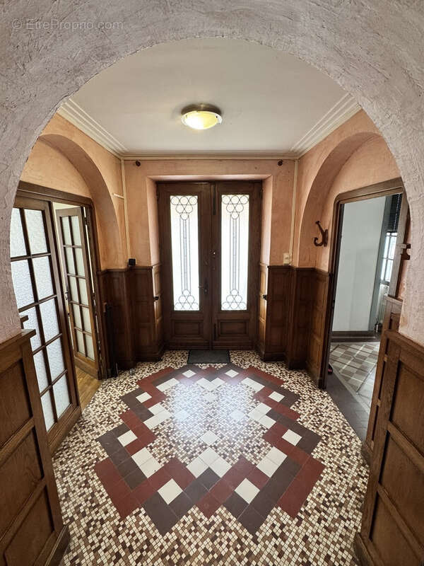 Maison à SAINT-CHRISTOPHE-EN-BRIONNAIS