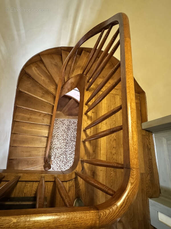 Maison à SAINT-CHRISTOPHE-EN-BRIONNAIS