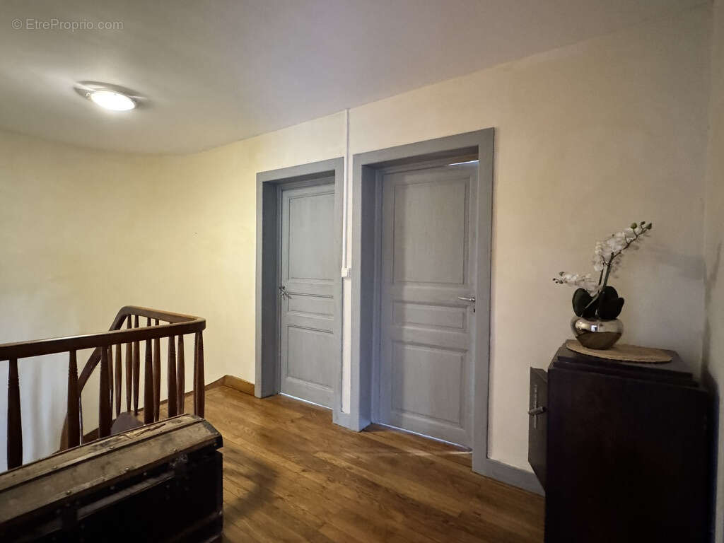 Maison à SAINT-CHRISTOPHE-EN-BRIONNAIS