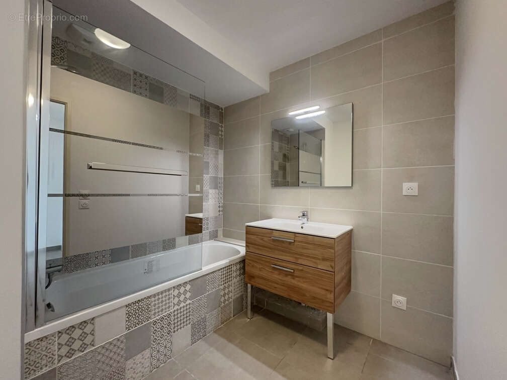 Appartement à MANDELIEU-LA-NAPOULE