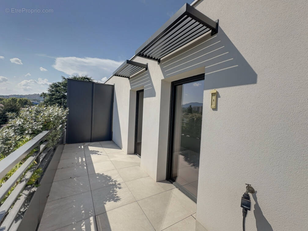 Appartement à MANDELIEU-LA-NAPOULE