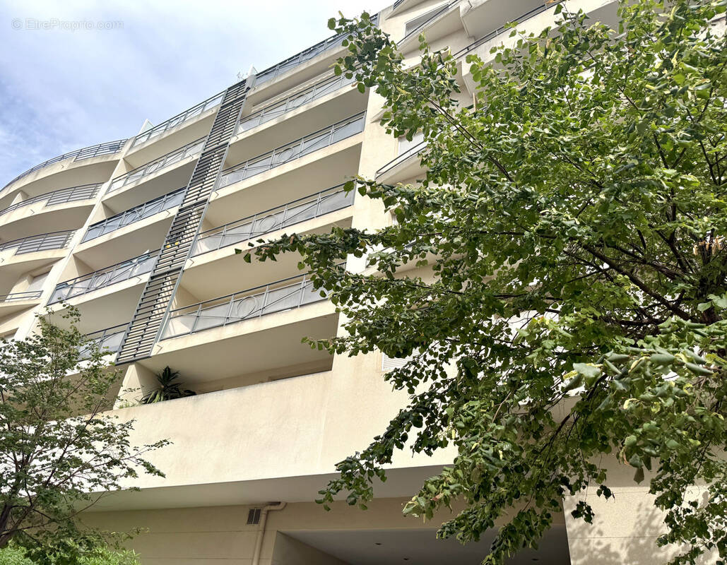 Appartement à MARSEILLE-5E