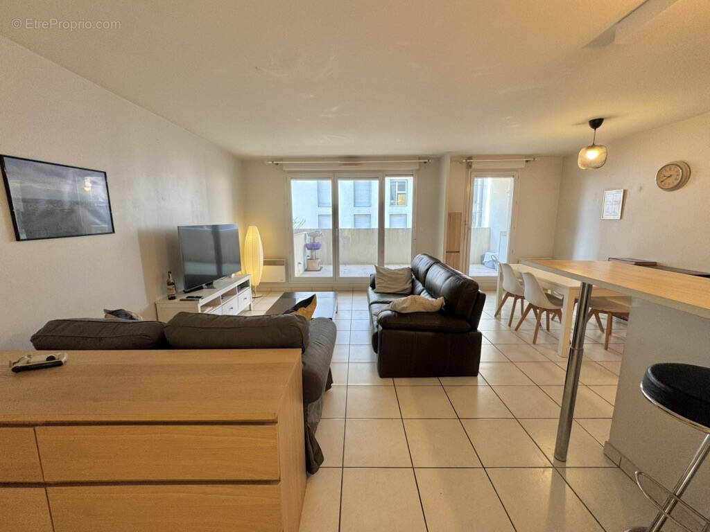 Appartement à MARSEILLE-5E