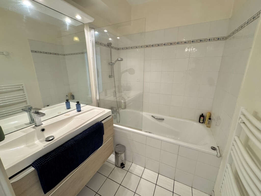 Appartement à MARSEILLE-5E