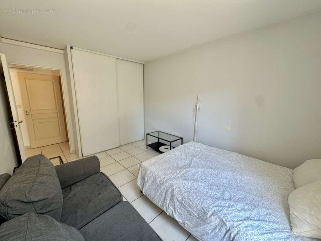 Appartement à MARSEILLE-5E