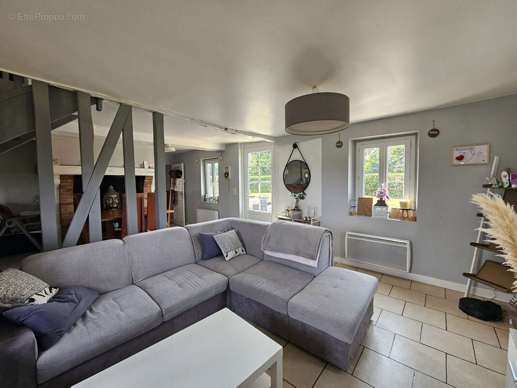 Maison à CORMEILLES