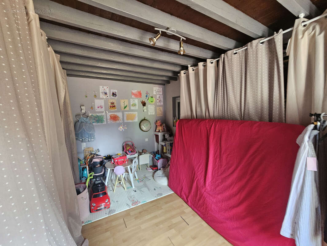 Maison à CORMEILLES