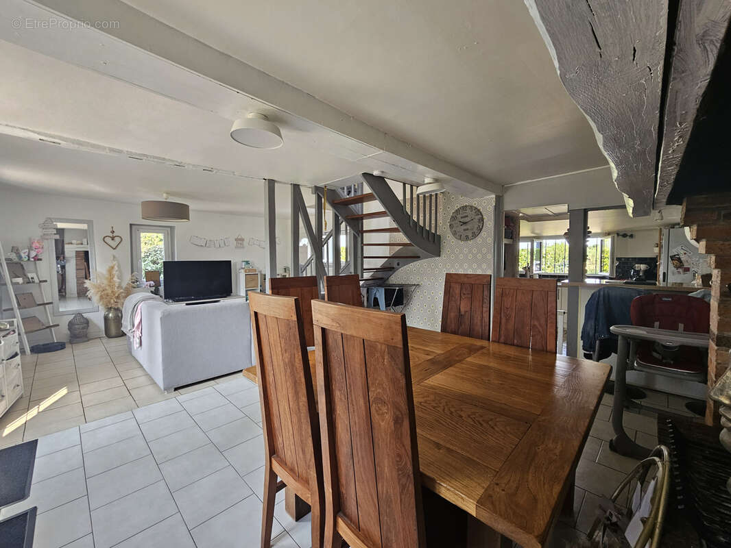 Maison à CORMEILLES