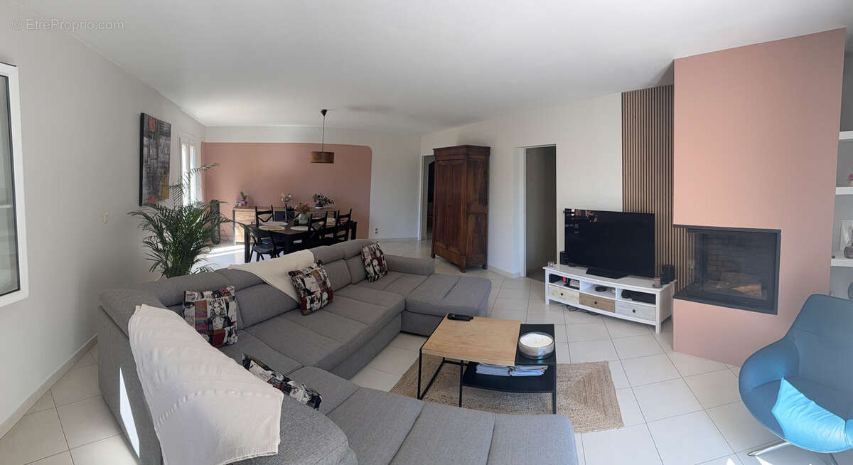 Maison à ROQUEBRUNE-SUR-ARGENS