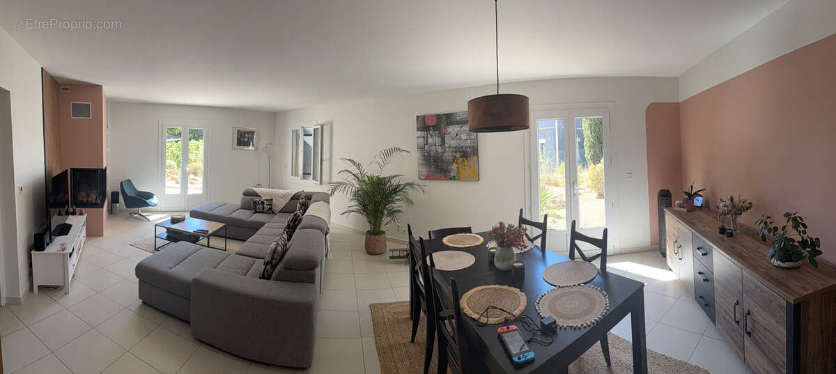 Maison à ROQUEBRUNE-SUR-ARGENS