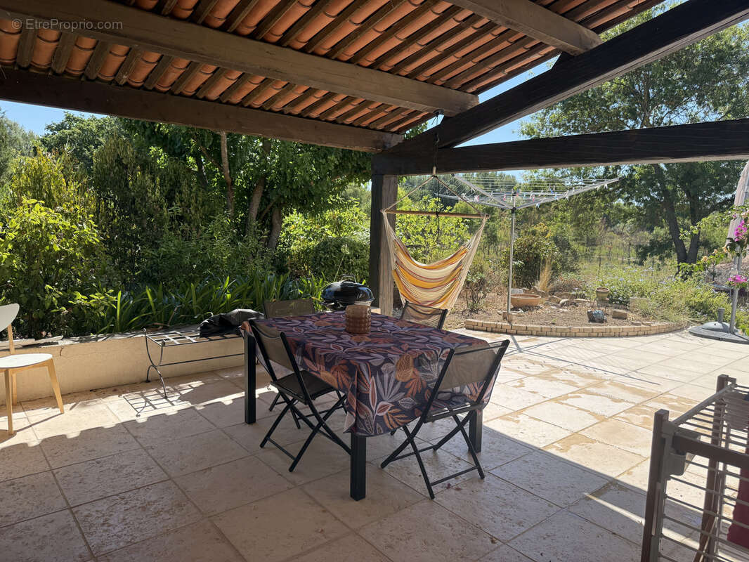 Maison à ROQUEBRUNE-SUR-ARGENS