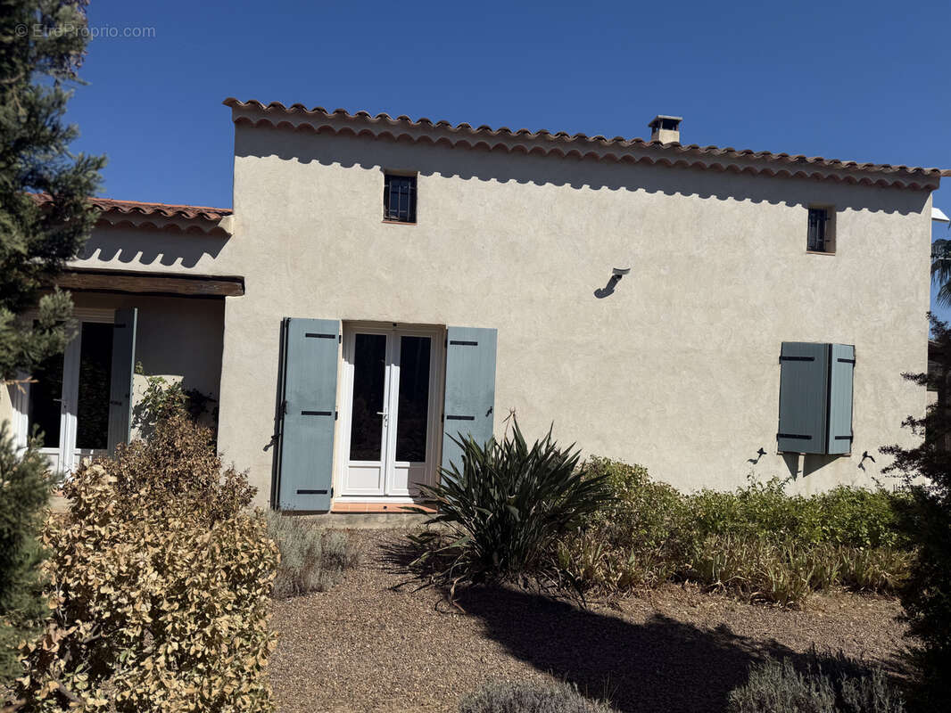Maison à ROQUEBRUNE-SUR-ARGENS