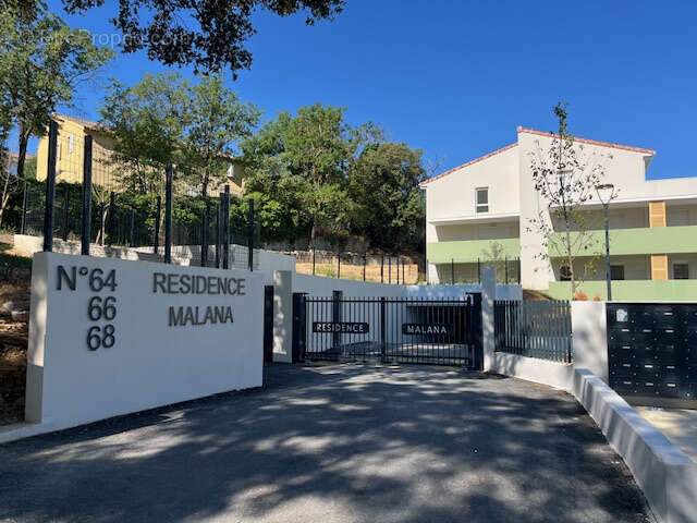 Parking à MARSEILLE-11E