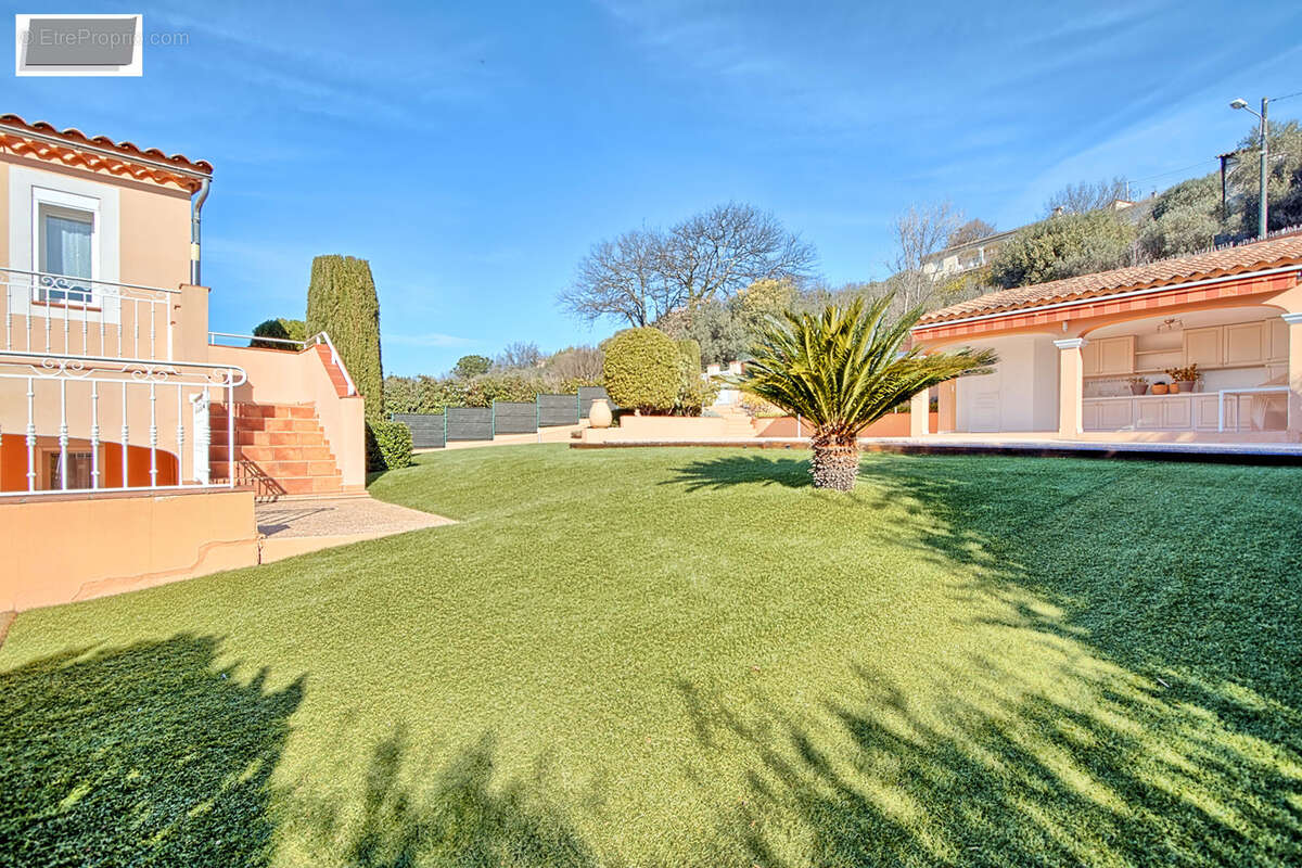 Maison à PIERREFEU-DU-VAR