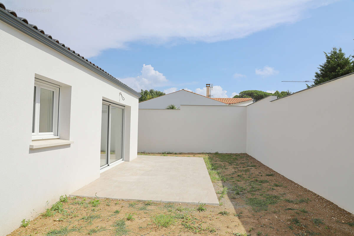 Maison à VAUX-SUR-MER