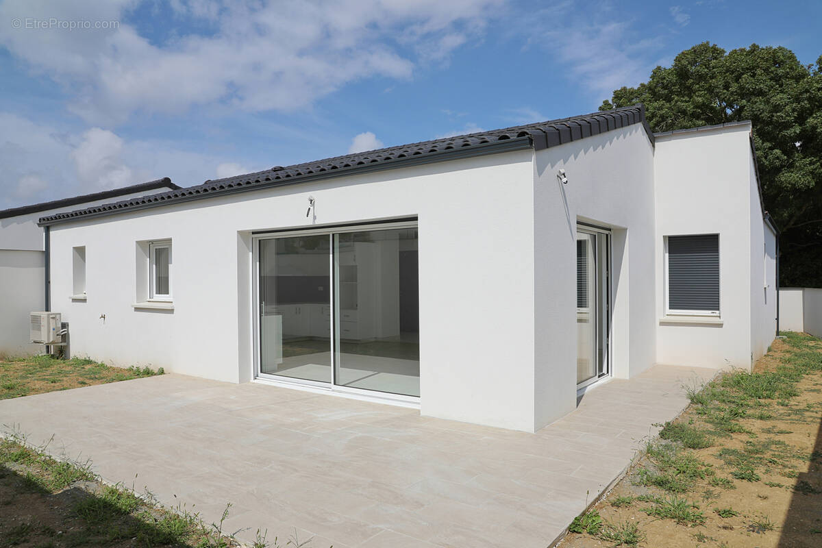 Maison à VAUX-SUR-MER