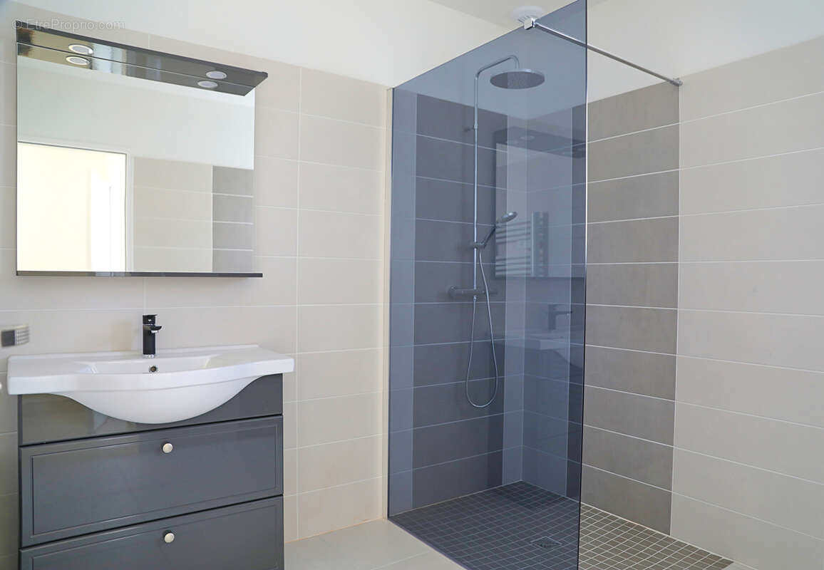 Maison à VAUX-SUR-MER