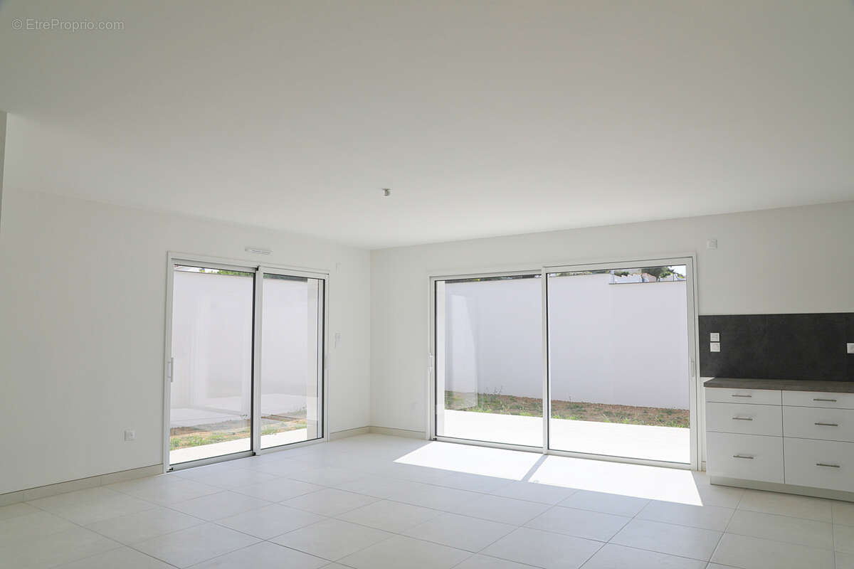 Maison à VAUX-SUR-MER